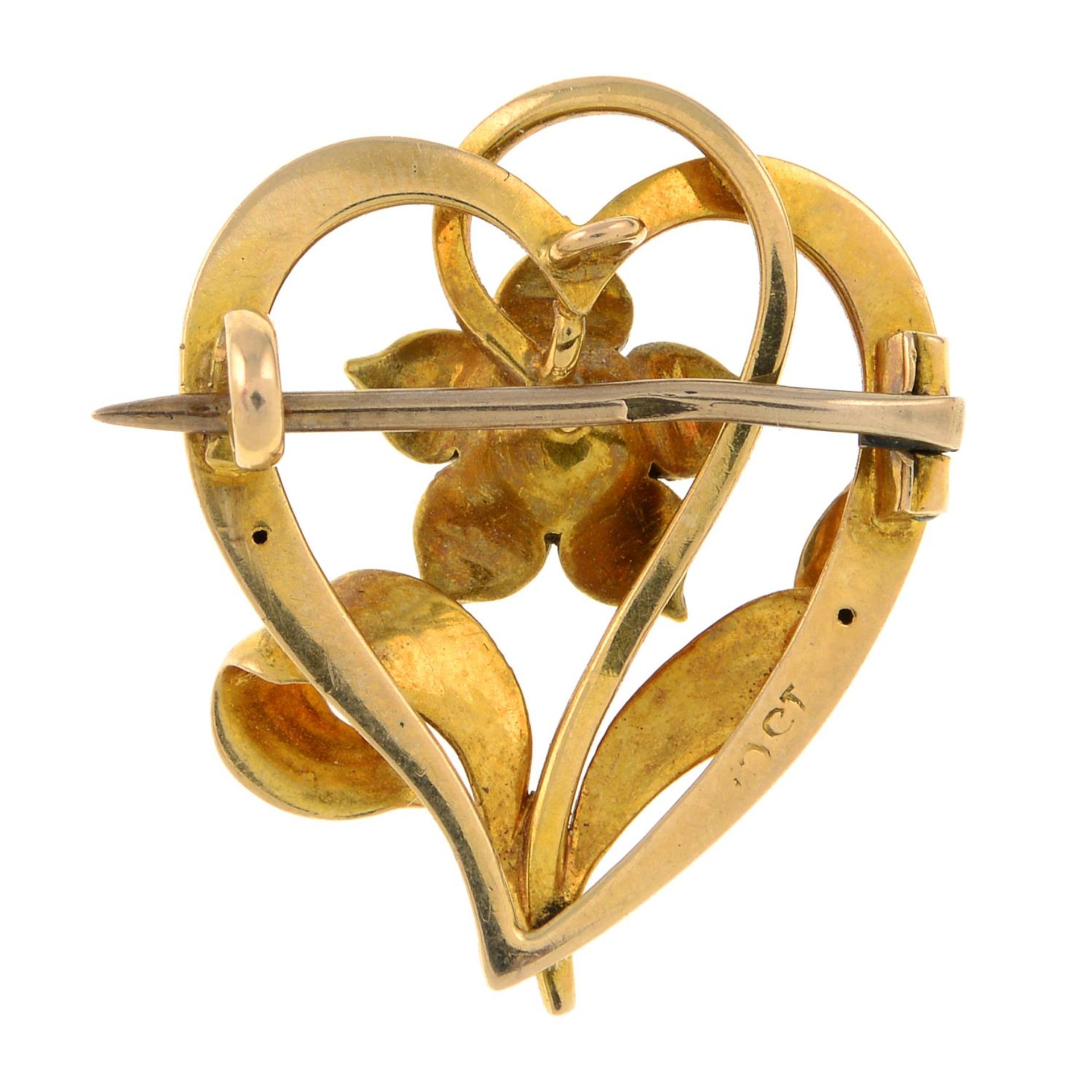 An early 20th century 15ct gold split pearl heart and flower brooch.May be worn as a - Bild 2 aus 2