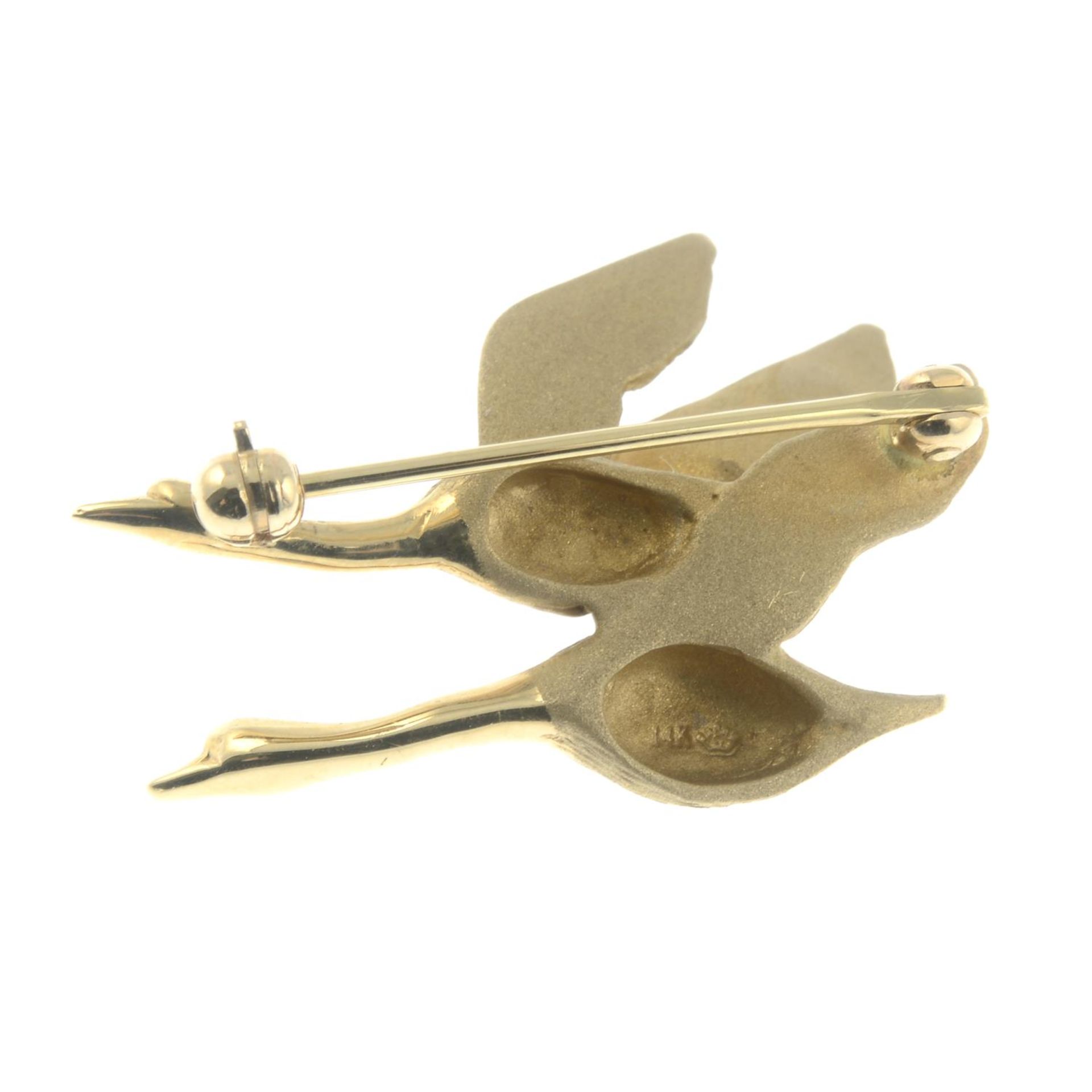 A brooch, designed to depict two birds in flight.Stamped 14K. - Bild 2 aus 2