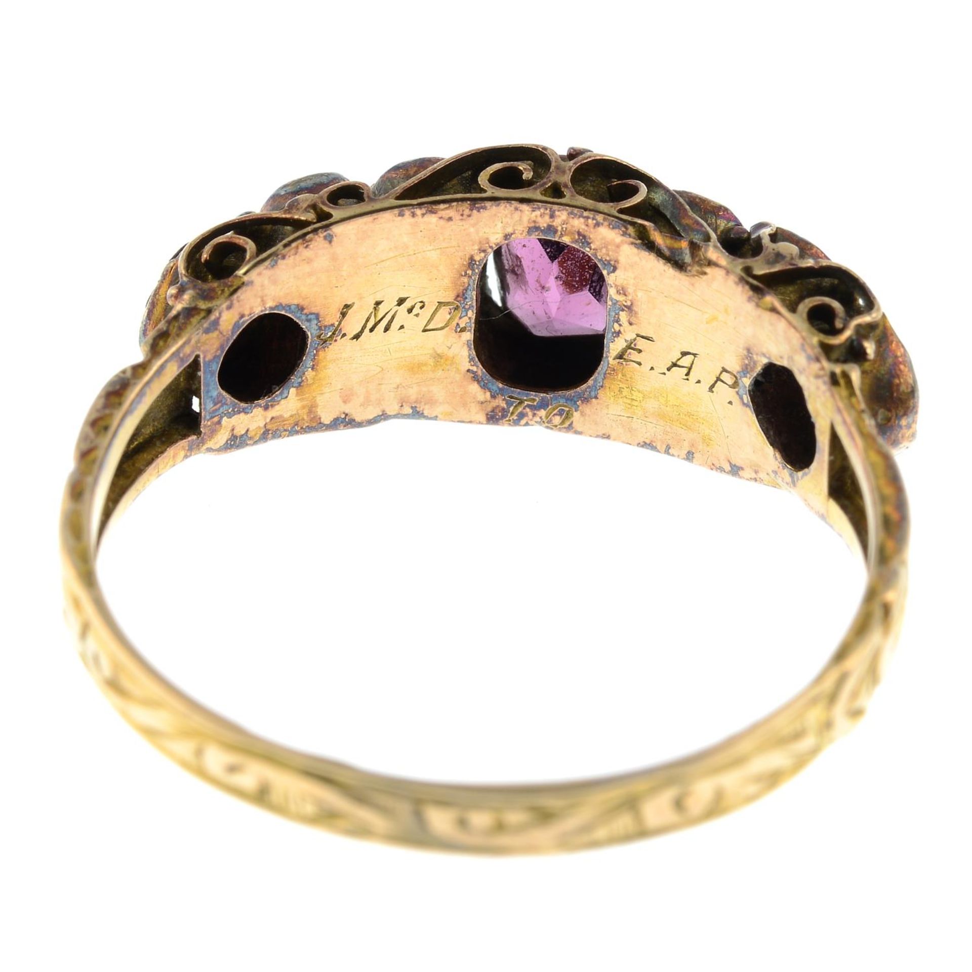 A mid Victorian 15ct gold garnet and split pearl dress ring.Hallmarks for Birmingham, 1873. - Bild 3 aus 3