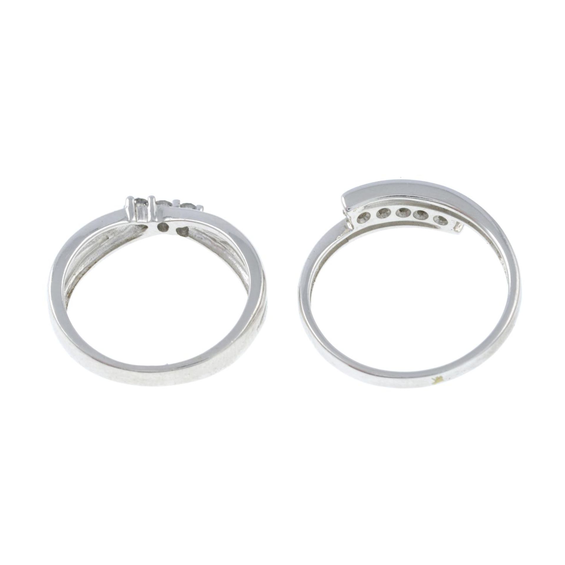 Two 9ct gold brilliant-cut diamond rings.Total diamond weight 0.35ct, stamped to bands. - Bild 3 aus 3
