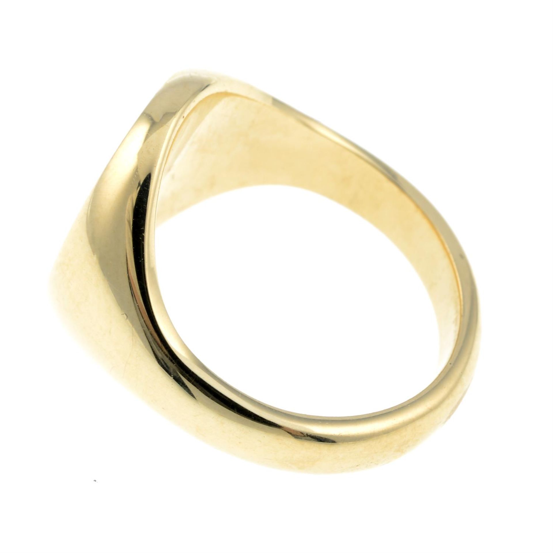 A 9ct gold signet ring. - Image 2 of 2