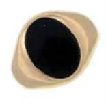 (26770) An onyx signet ring.