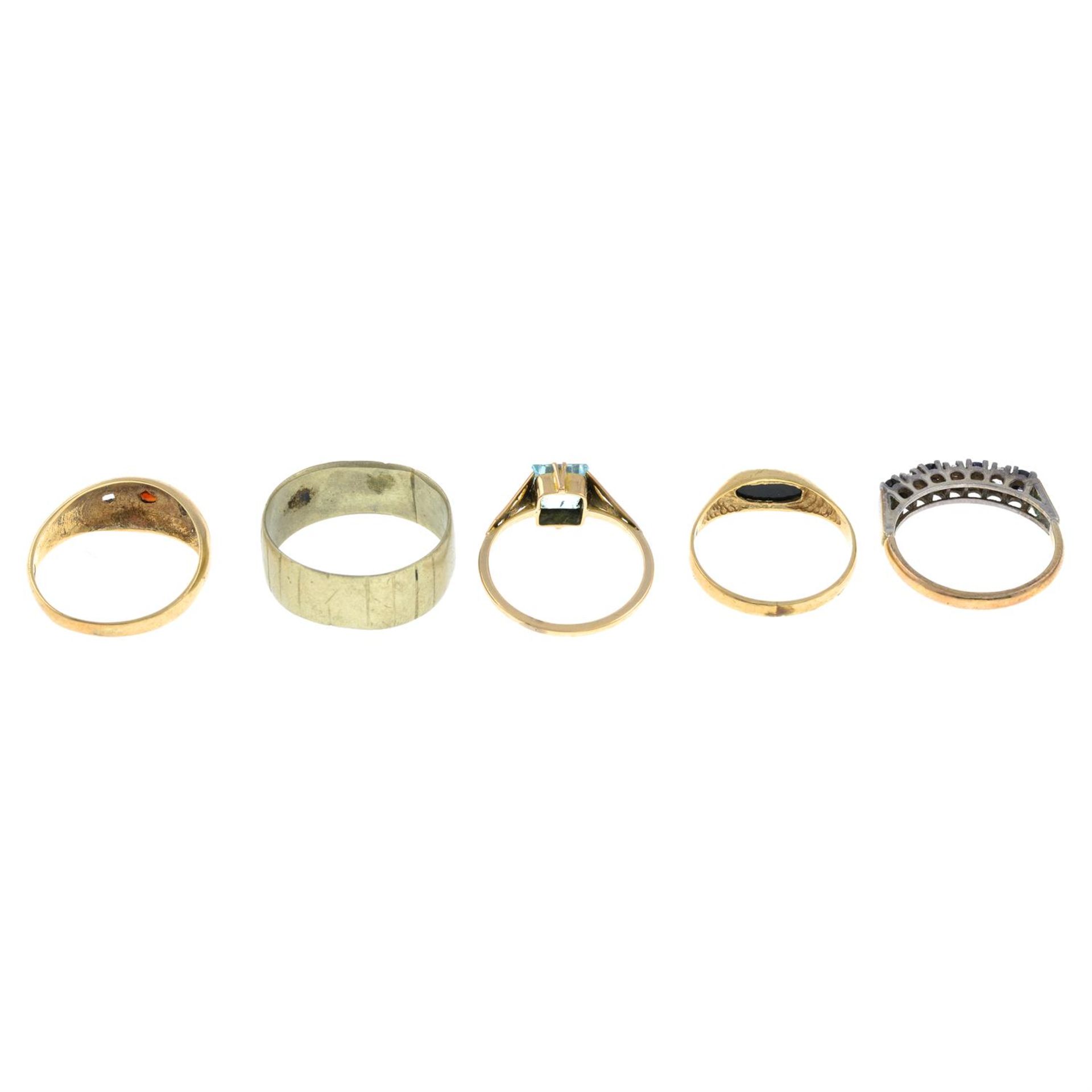 Four 9ct gold rings, together with a further band ring. One AF. - Image 2 of 2