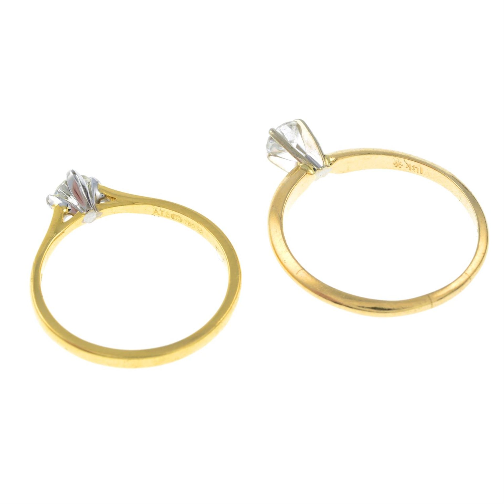 Two brilliant-cut diamond single-stone rings. - Bild 2 aus 2