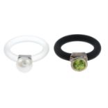 Two gem-set rubber single-stone rings, by AlrAune.