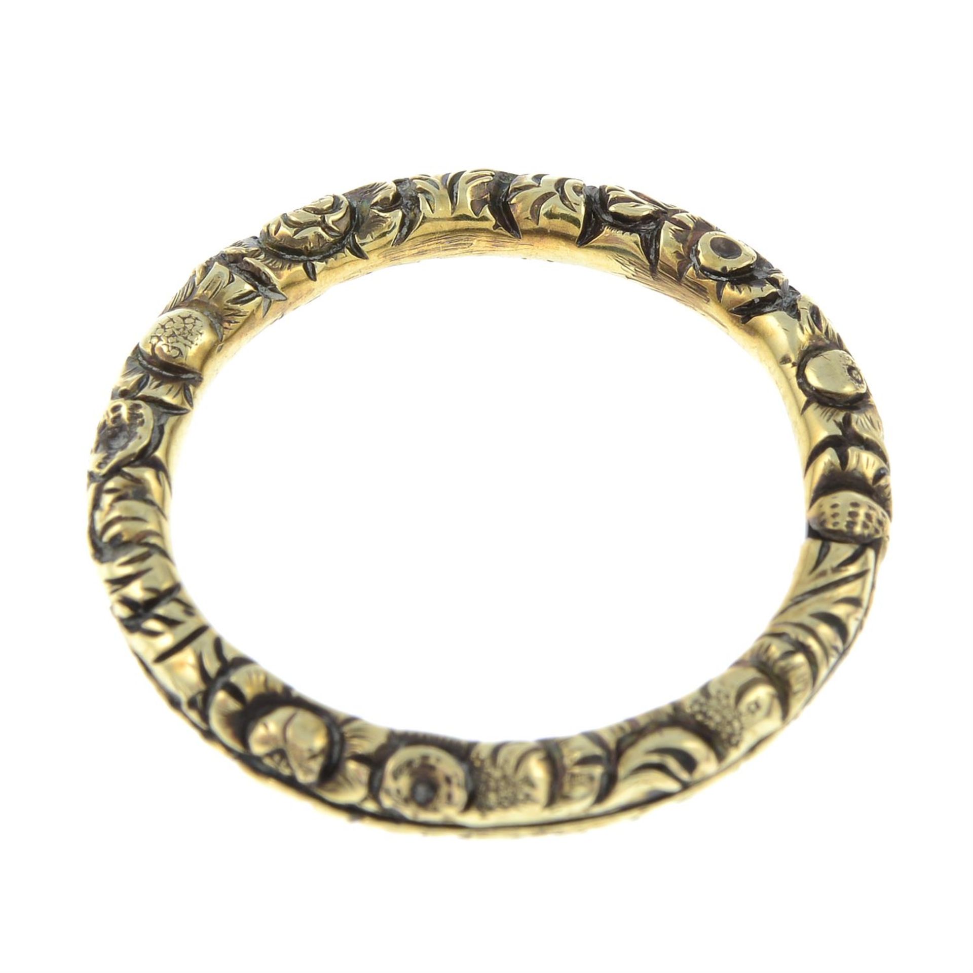 A late Georgian engraved split ring. - Image 2 of 2