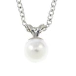 A 9ct gold akoya cultured pearl pendant, with chain.