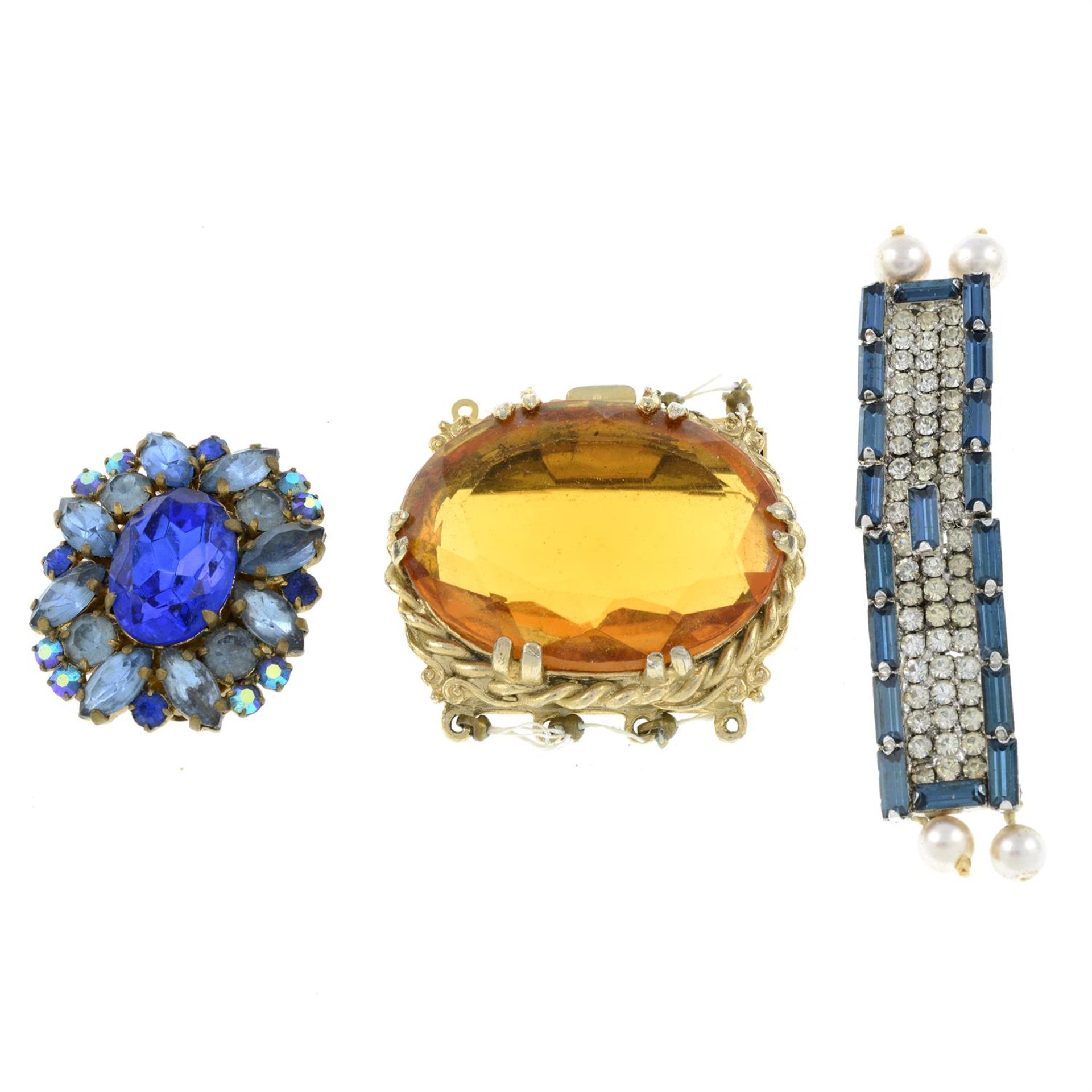 A selection of jewellery components and gemstones. Some AF.