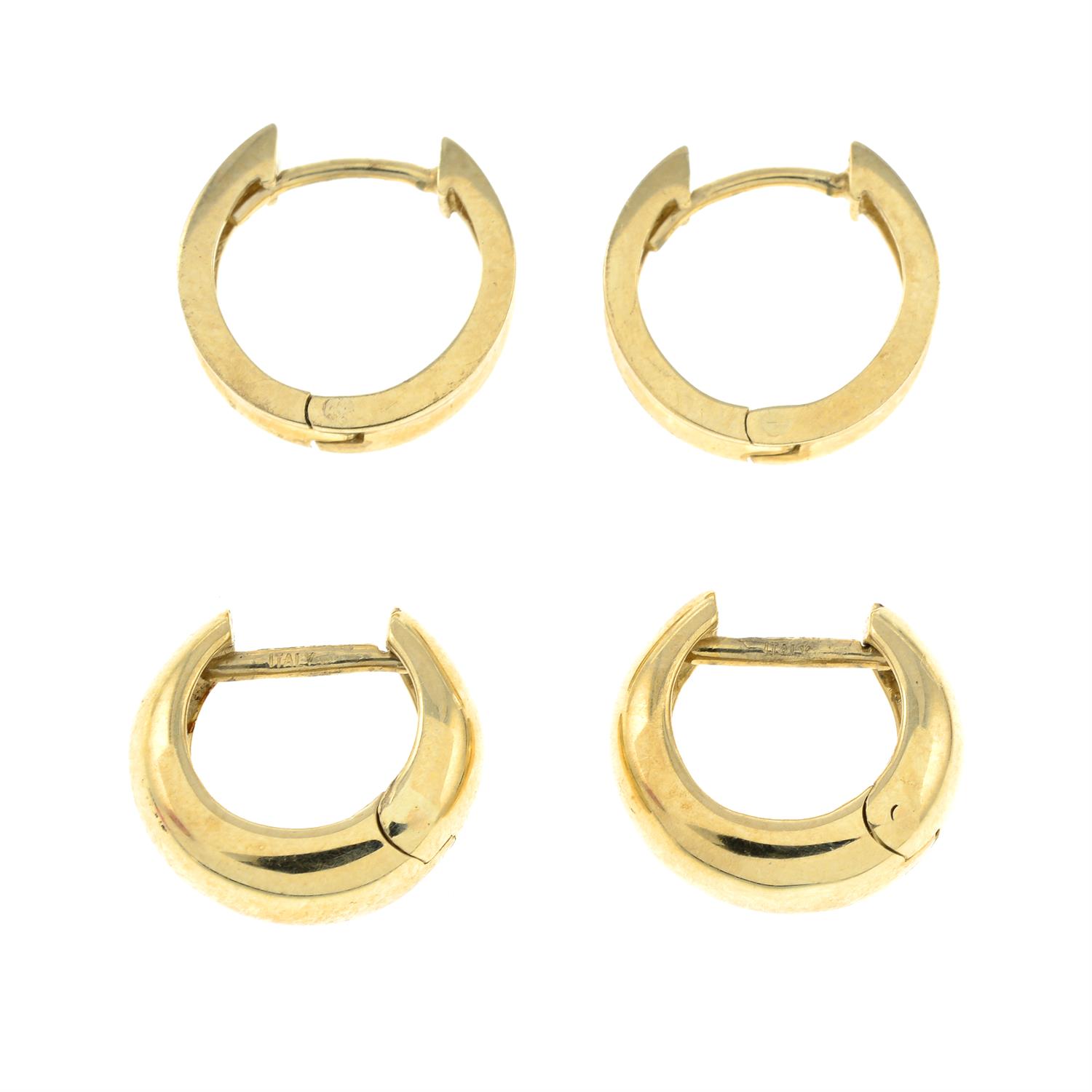 Two pairs of hoop earrings. - Image 2 of 2