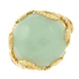 A 14ct gold jade single-stone ring.