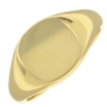 A 18ct gold signet ring.