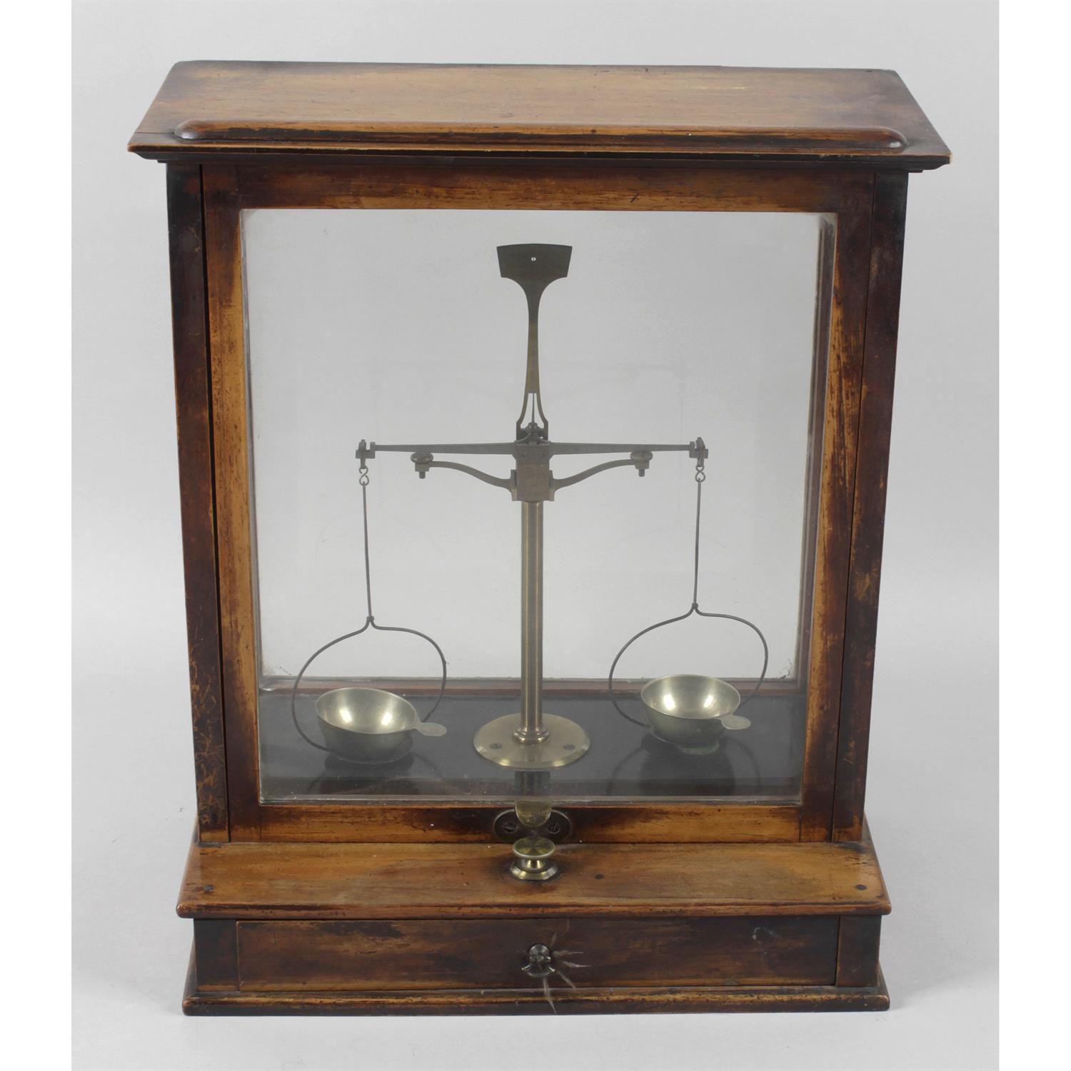 Vintage brass beam scales by Bailly, together with another similar example, a wall bracket and