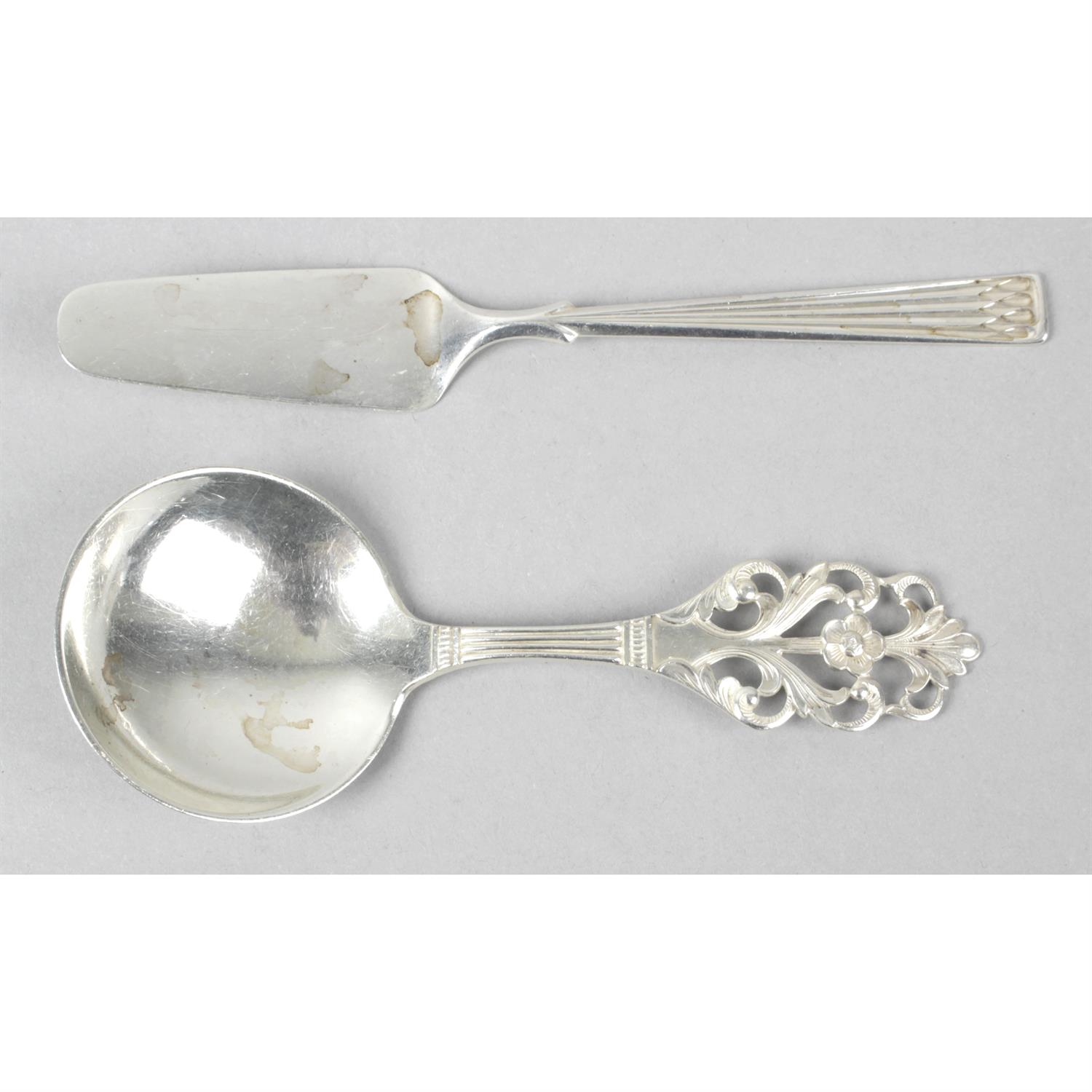 A miscellaneous selection of small spoons, plus a butter knife, tea strainer and four assorted - Image 2 of 5