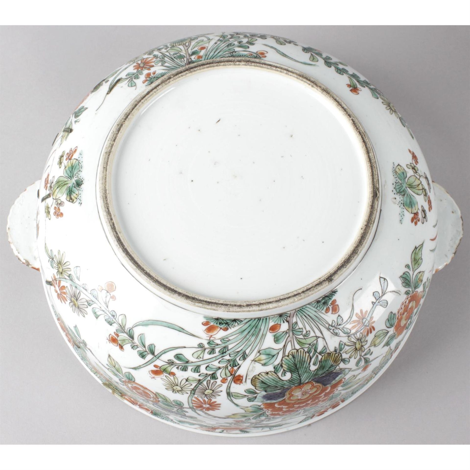 A twin handled oriental dish with cover together with an Imari bowl. - Image 3 of 3