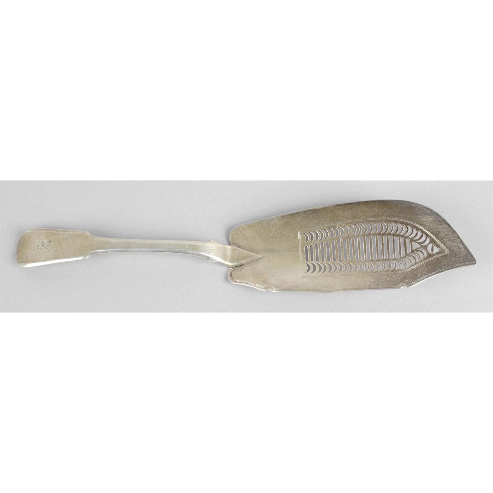 A George IV silver fish slice.