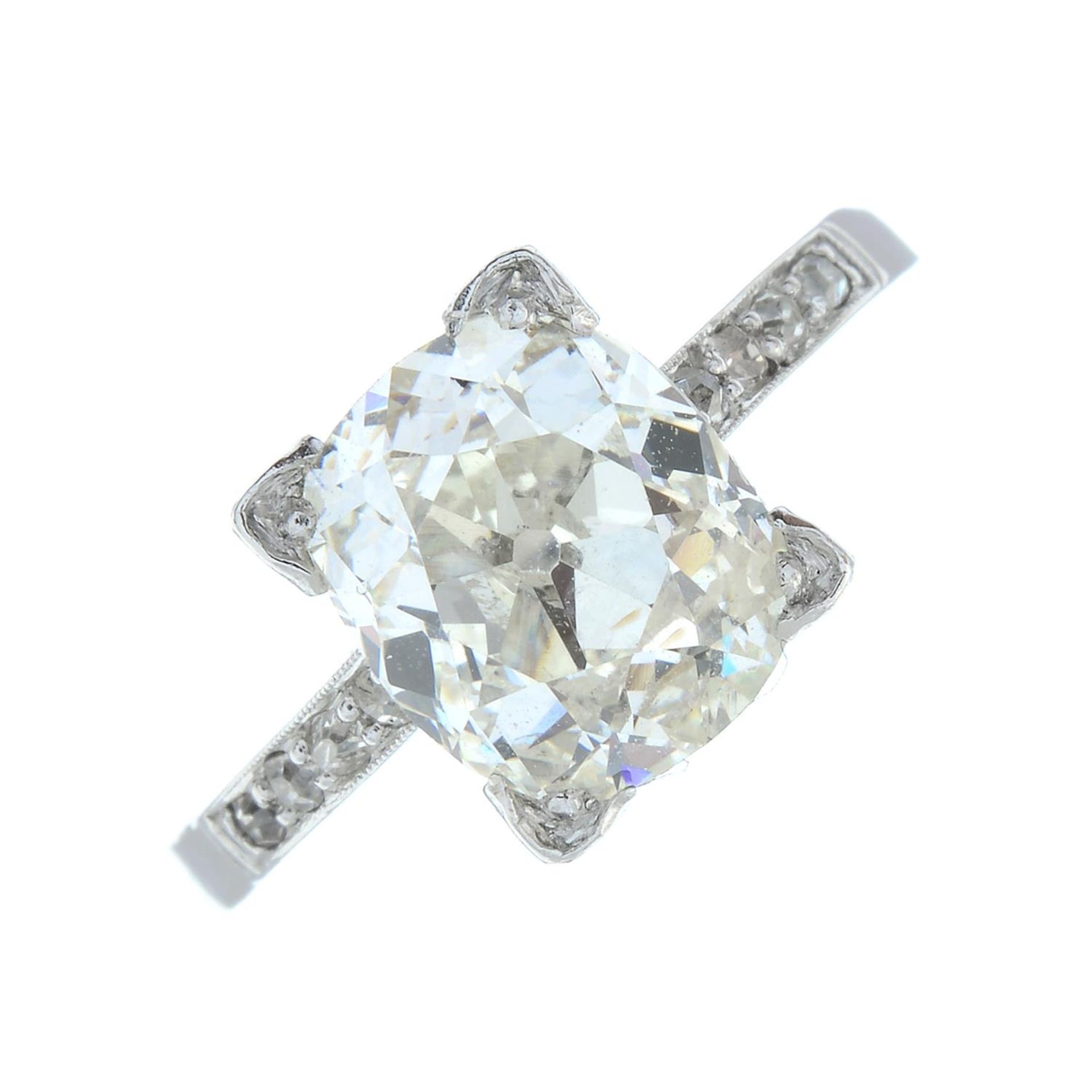 An oval-shape old-cut diamond single-stone ring, with diamond line shoulders. - Bild 2 aus 9