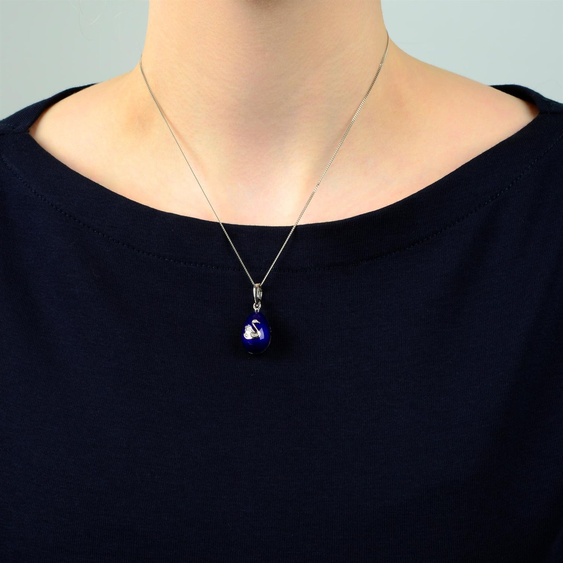 A limited edition 18ct gold diamond and blue enamel egg pendant, by Fabergé. - Bild 6 aus 6