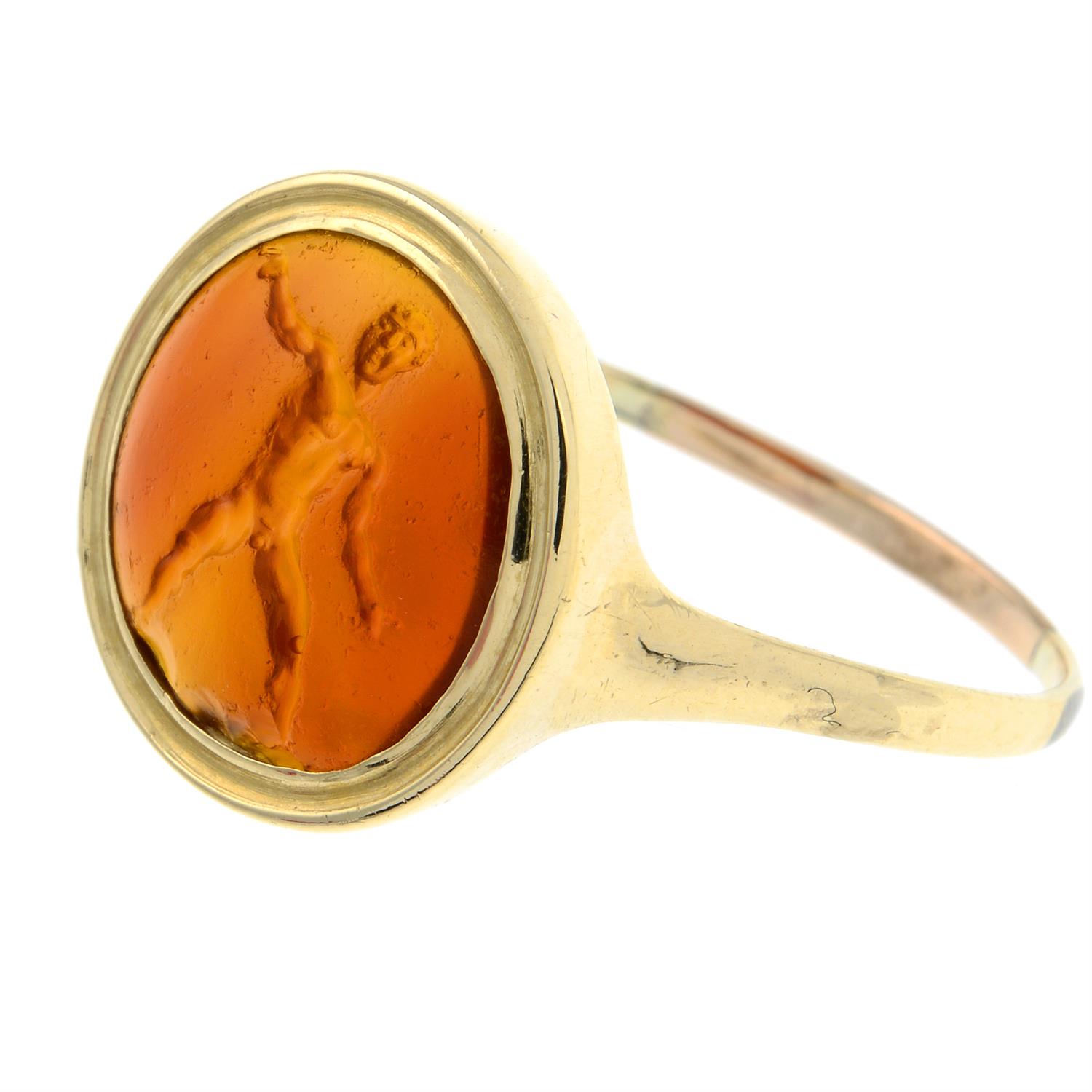 A 19th century gold tassie ring, with intaglio of a man. - Image 6 of 7