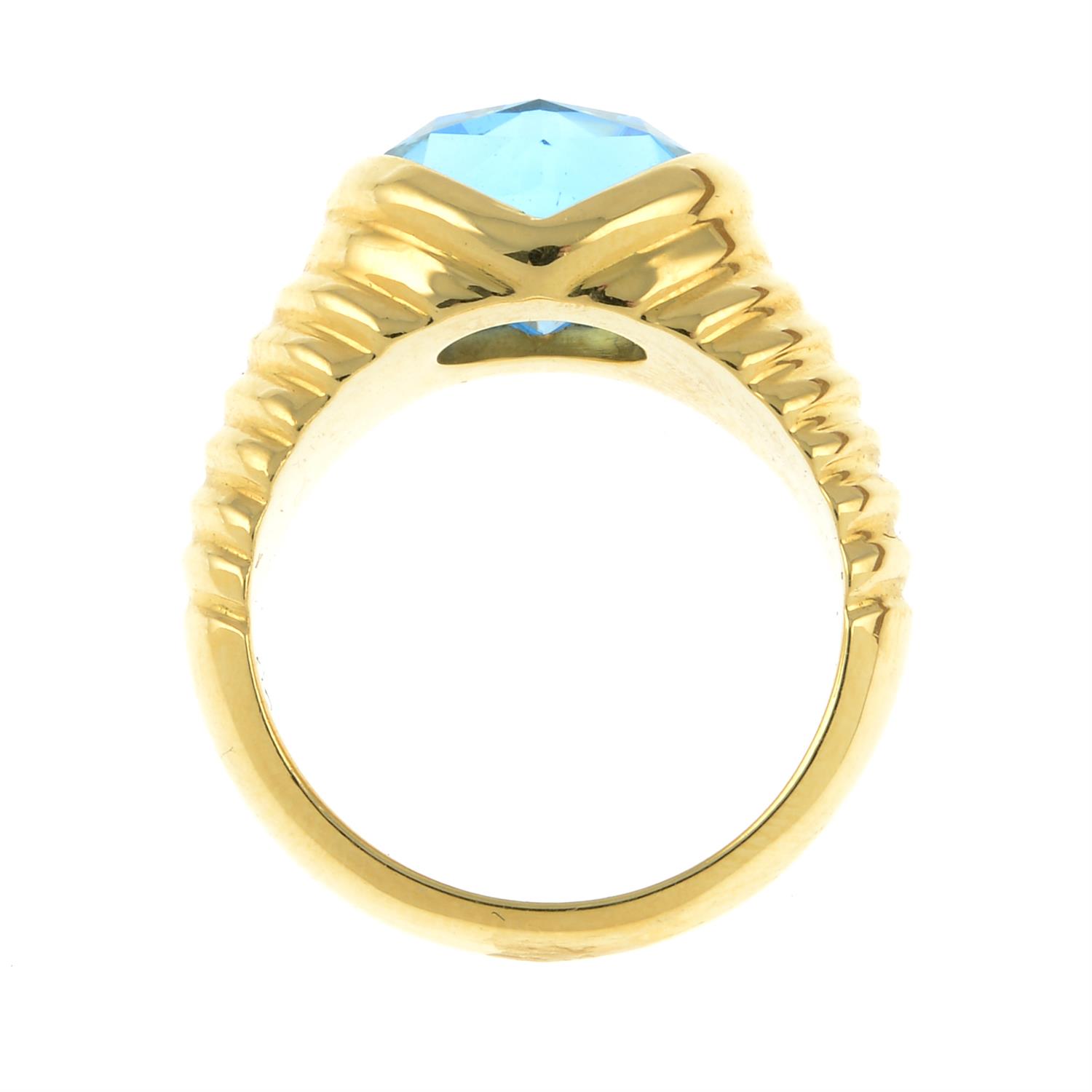 A blue topaz ring, by Bulgari. - Image 5 of 6