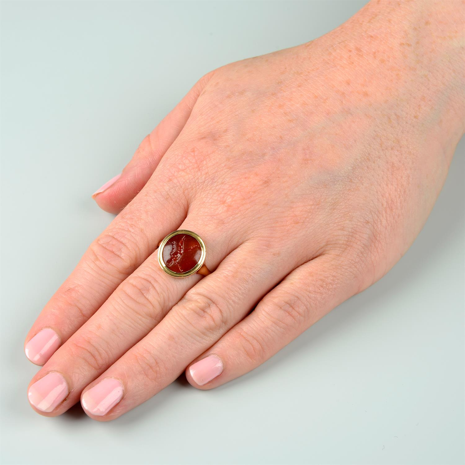 A 19th century gold tassie ring, with intaglio of a man. - Image 7 of 7