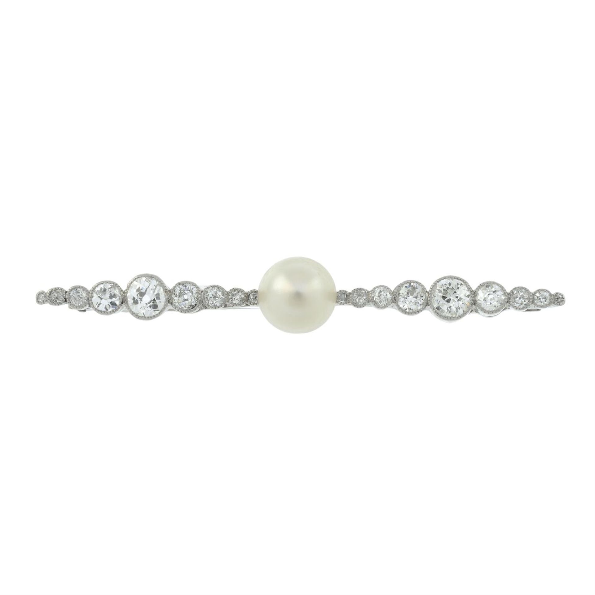 An Art Deco platinum, pearl and graduated circular-cut diamond bar brooch. - Bild 2 aus 4