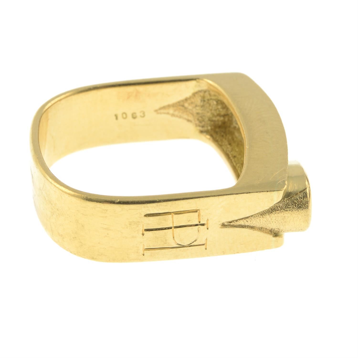 A pear-shape 'light brown' diamond signet ring, by Erwin Springbrunn. - Image 5 of 6