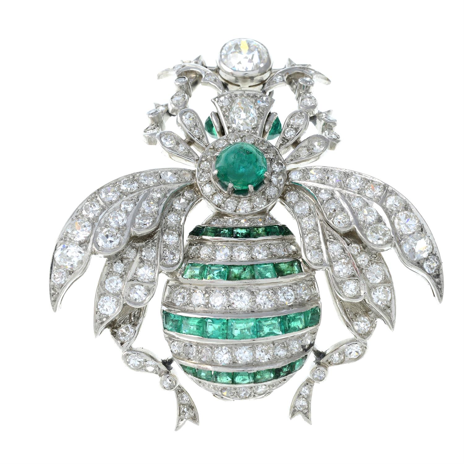 An emerald and diamond bee brooch. - Image 2 of 6