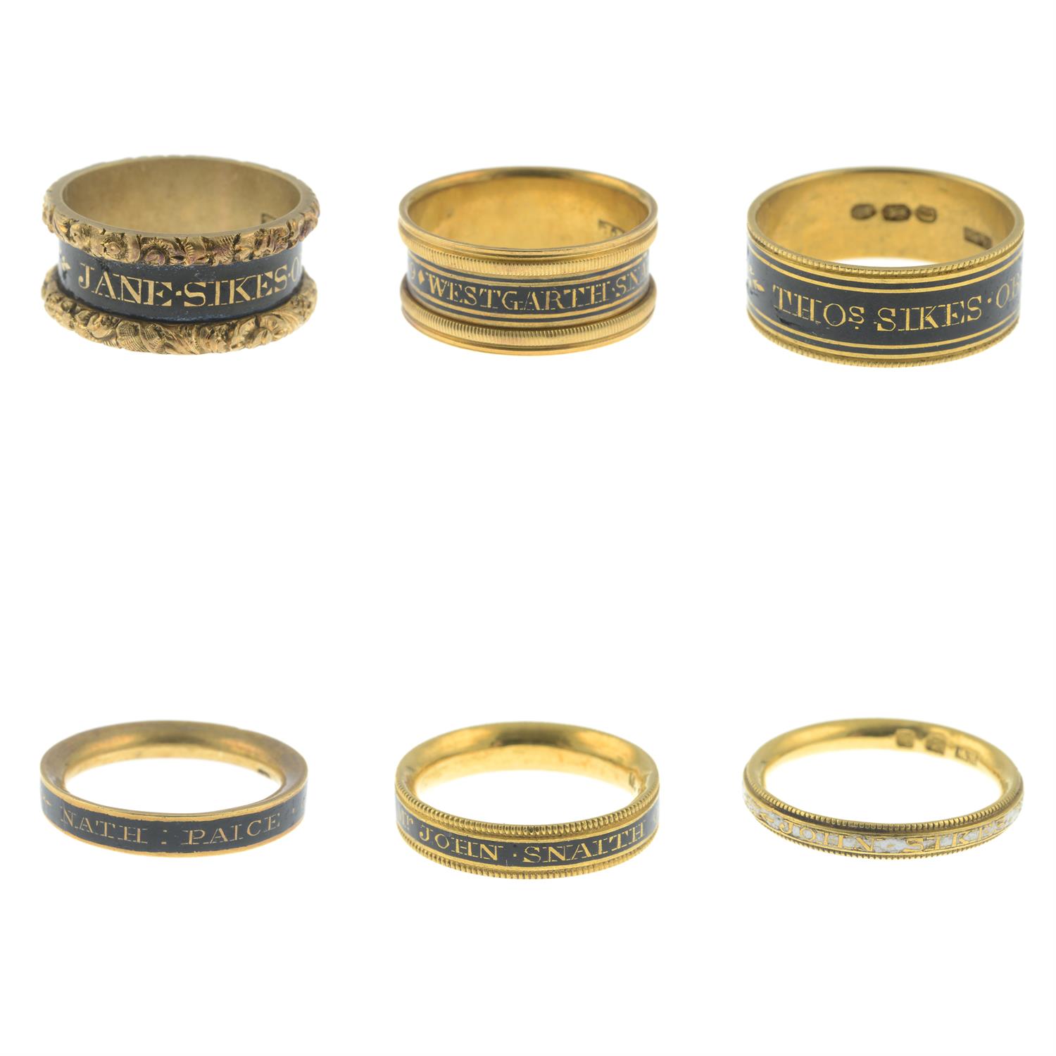 A collection of sixty-three Georgian and William IV gold and enamel mourning rings. - Image 6 of 16