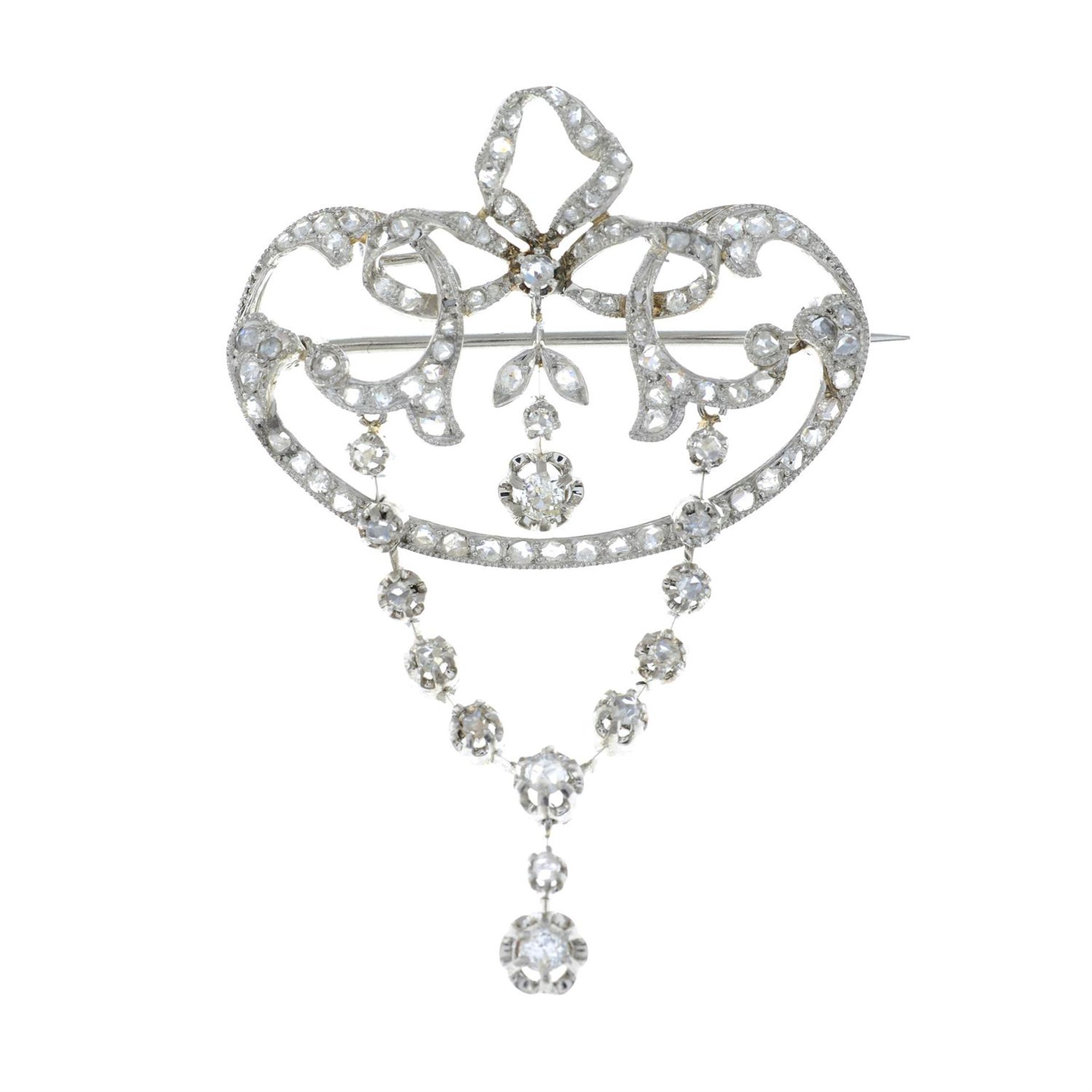 A Belle Époque platinum, old and rose-cut diamond brooch/pendant, with detachable chain. - Bild 2 aus 5