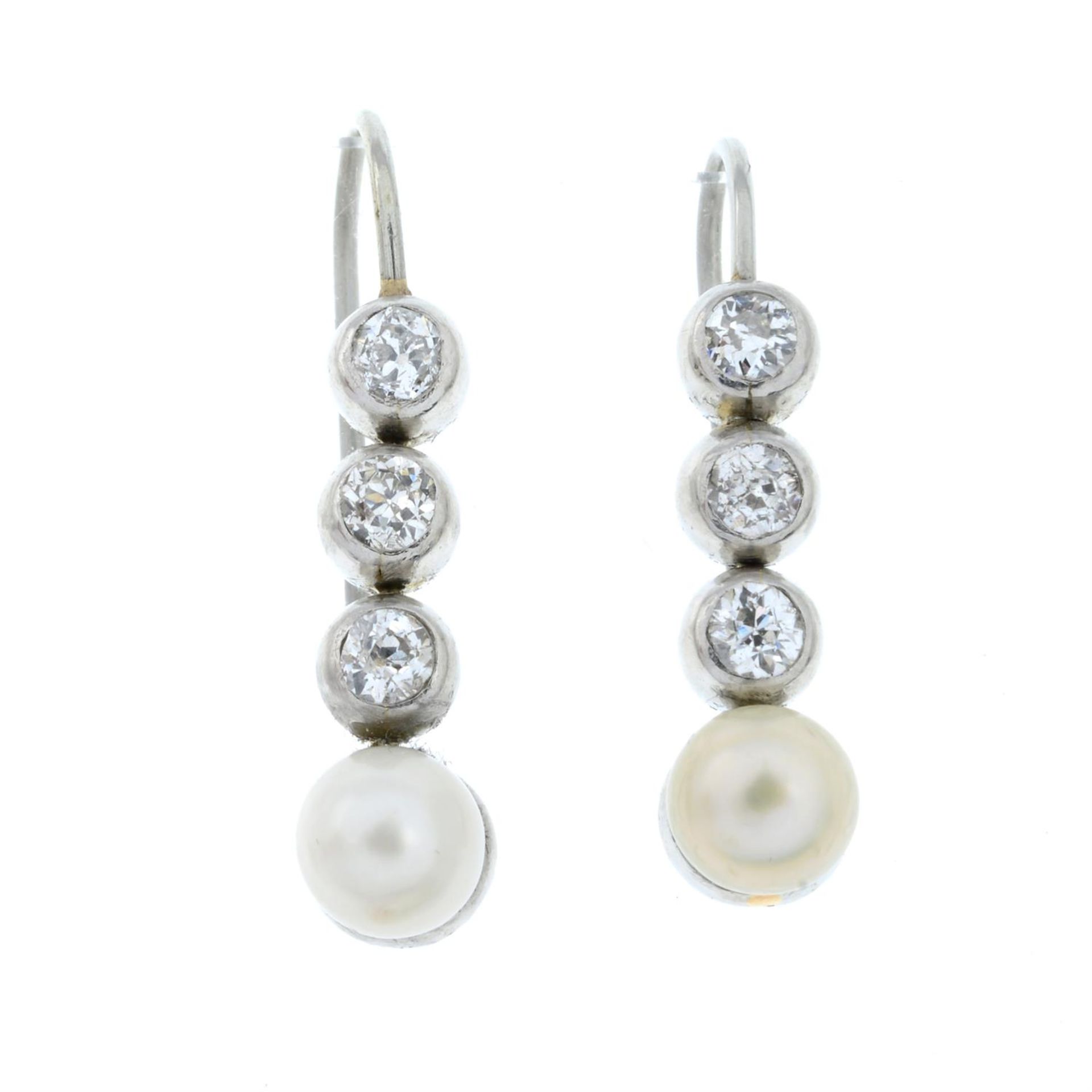 A pair of pearl and old-cut diamond collet earrings. - Bild 2 aus 4