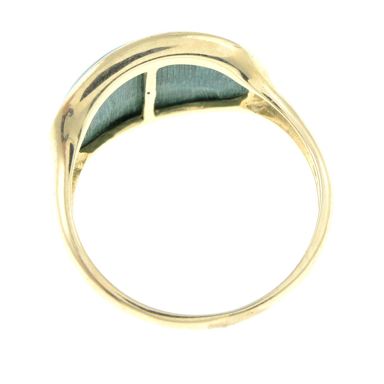 A 9ct gold malachite dress ring. - Image 2 of 2