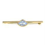 A 1980s 9ct gold synthetic blue spinel bar brooch.