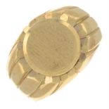 A 9ct gold signet ring.