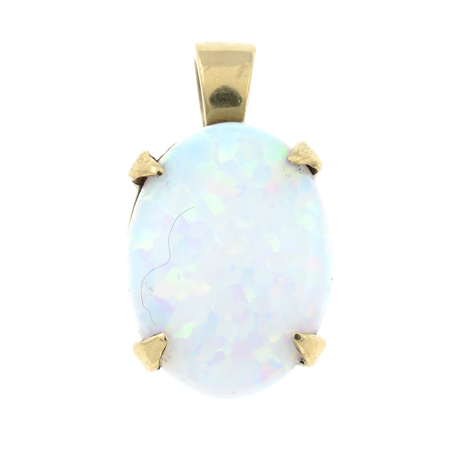 A 9ct gold synthetic opal pendant.