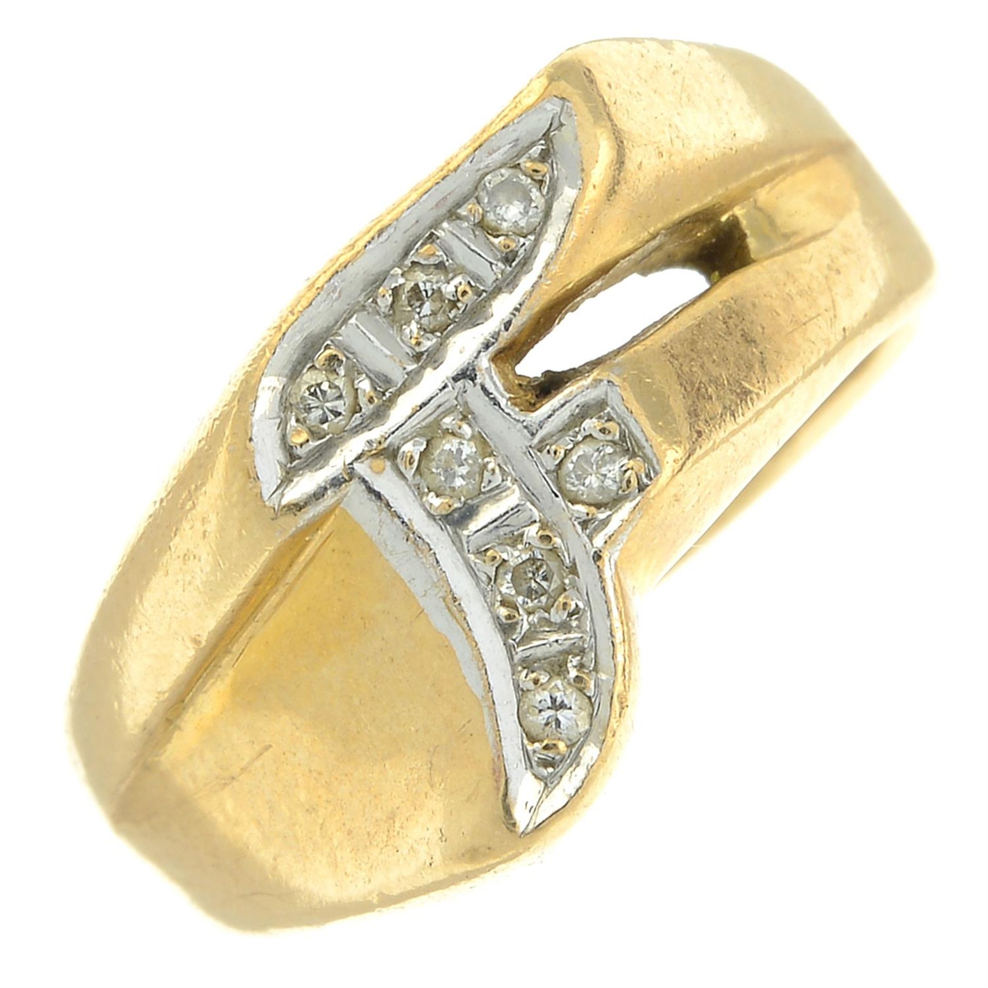 A single-cut diamond initial 'F' ring.