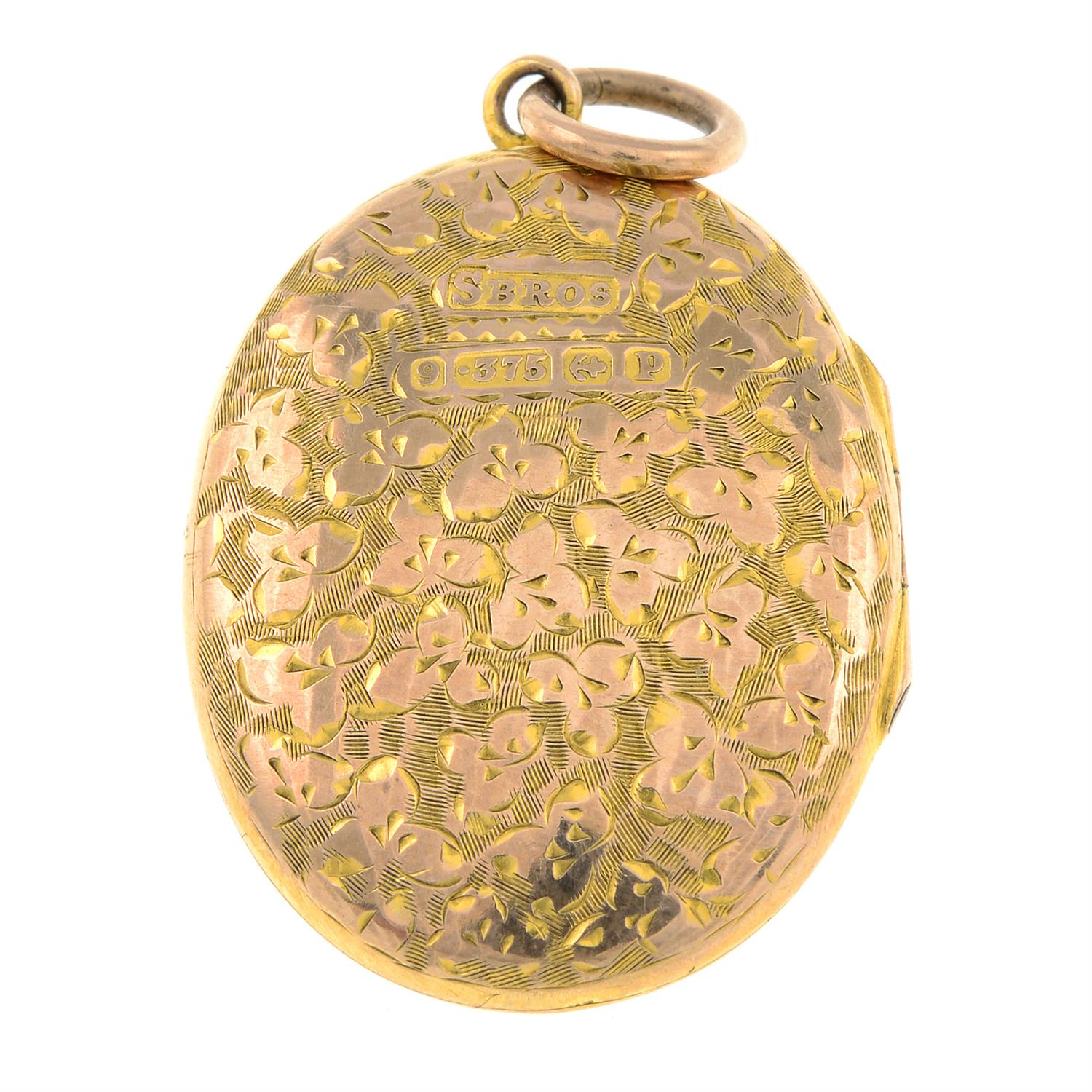 An early 20th century 9ct gold locket, with foliate motif. - Image 2 of 2