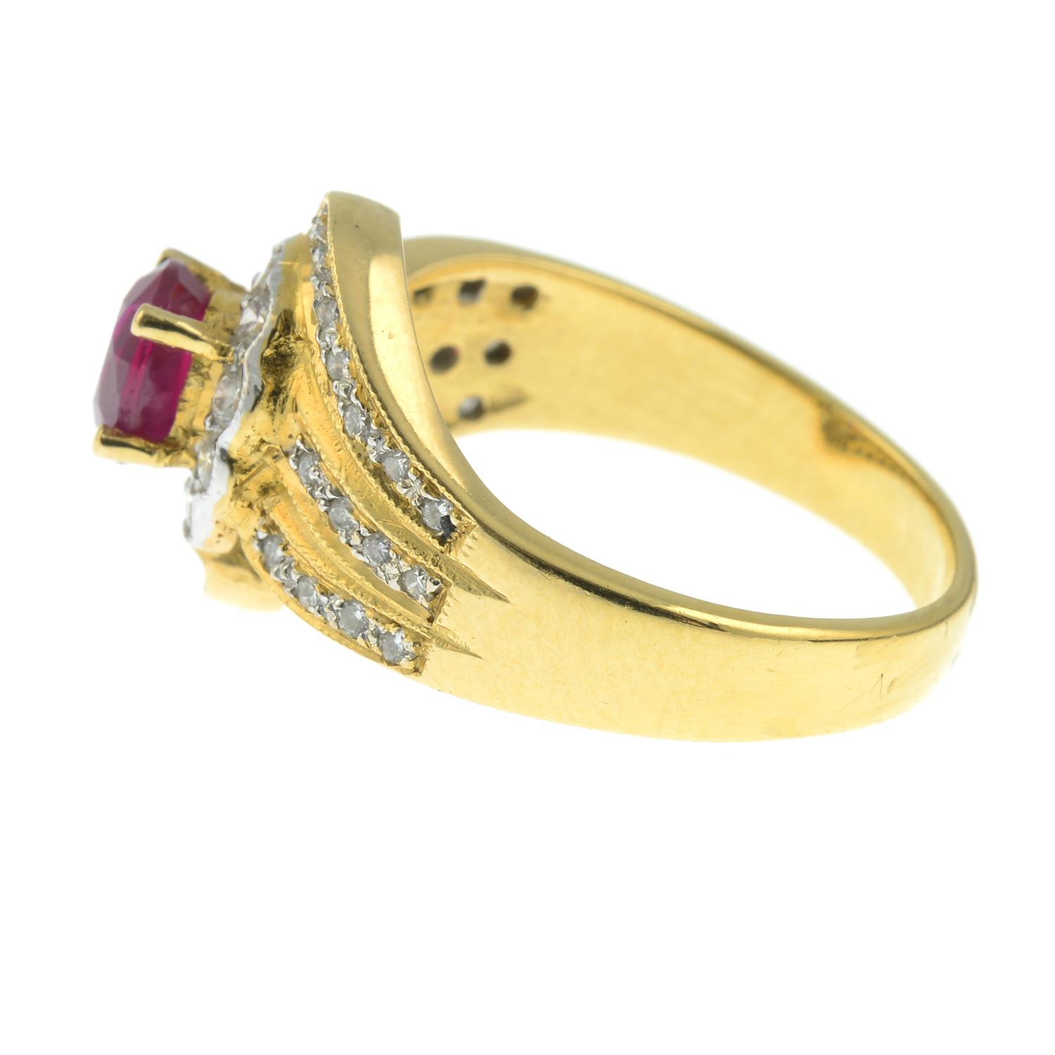 A ruby and diamond dress ring. - Bild 2 aus 3