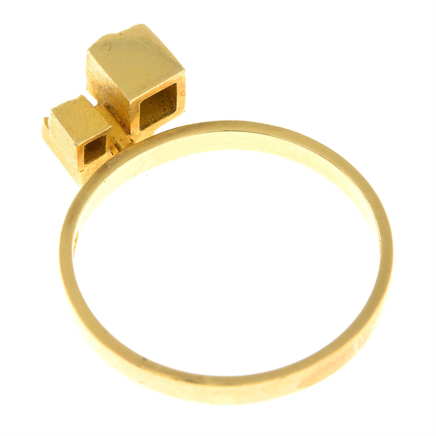 An 18ct gold abstract ring, by Lapponia. - Image 2 of 2