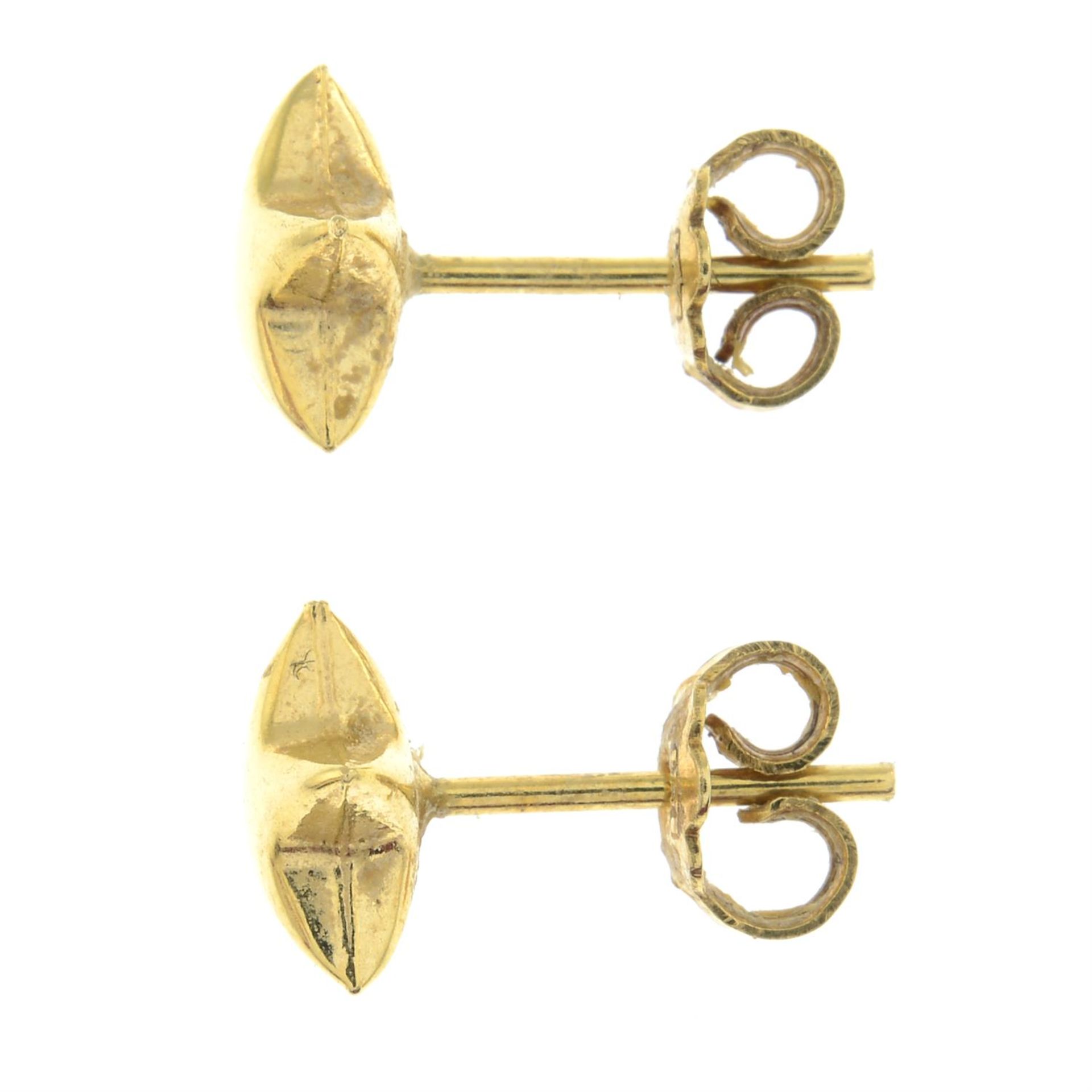 A pair of star stud earrings. - Image 2 of 2