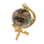 A 9ct gold unakite globe pendant.