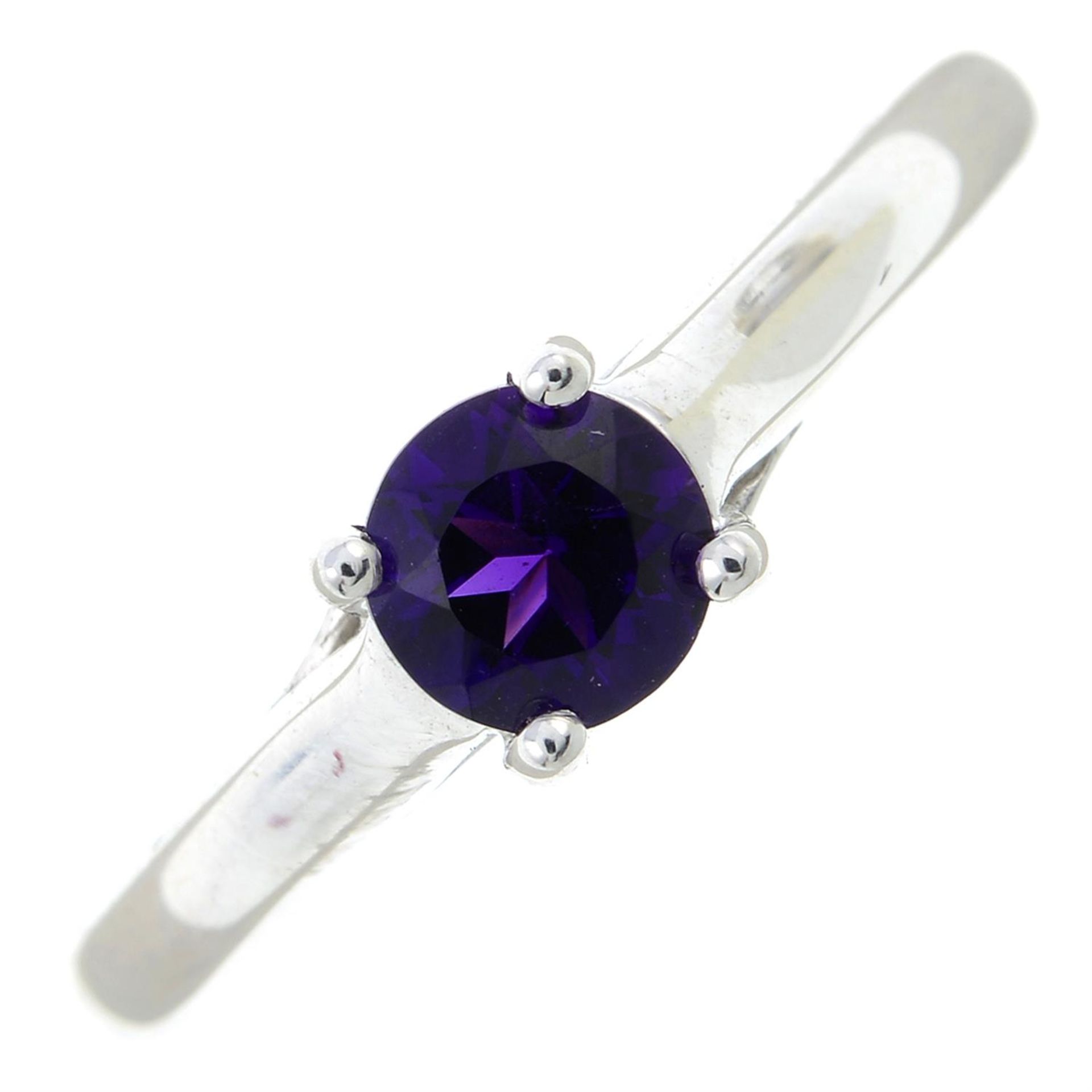 An 18ct gold amethyst single-stone ring.