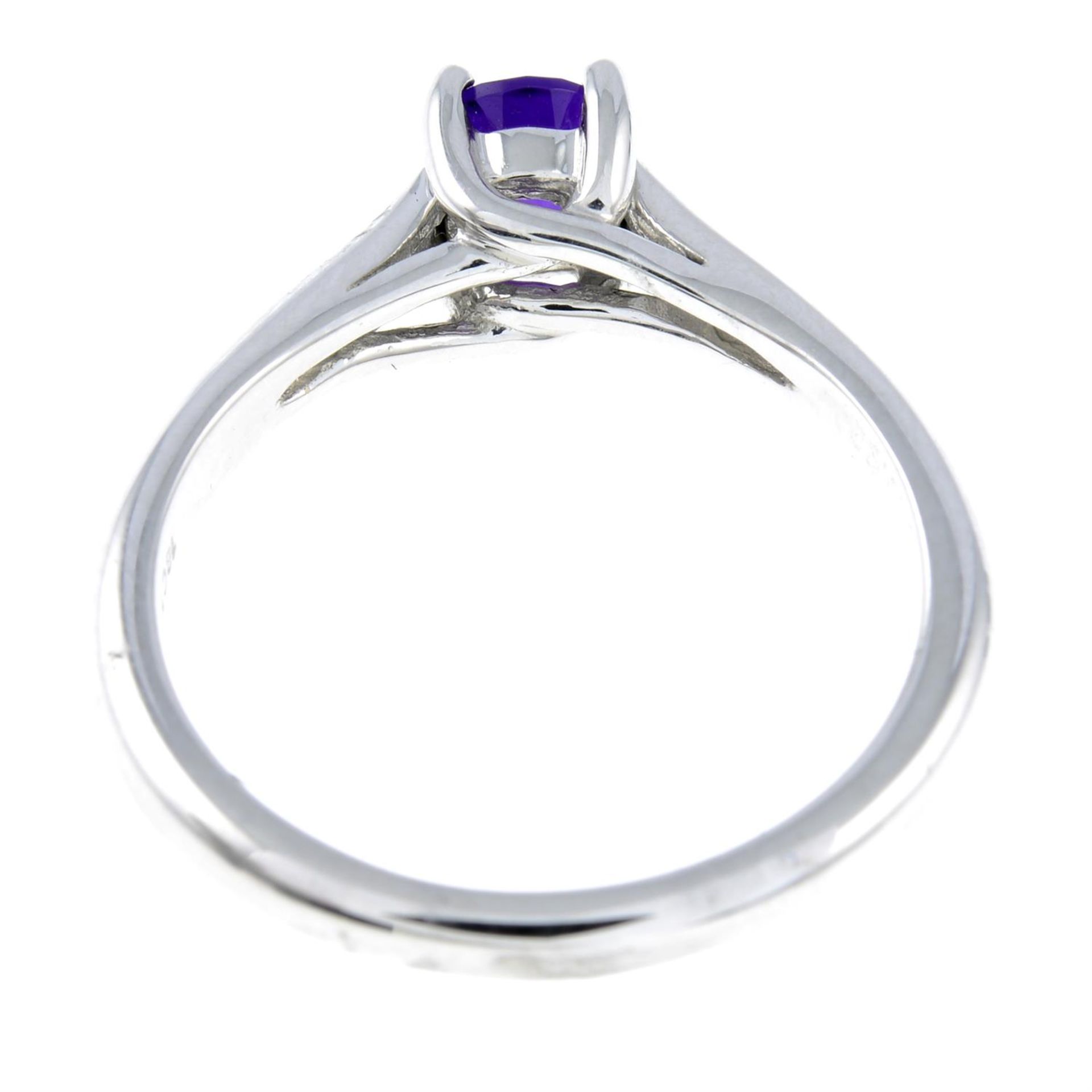 An 18ct gold amethyst single-stone ring. - Image 2 of 2