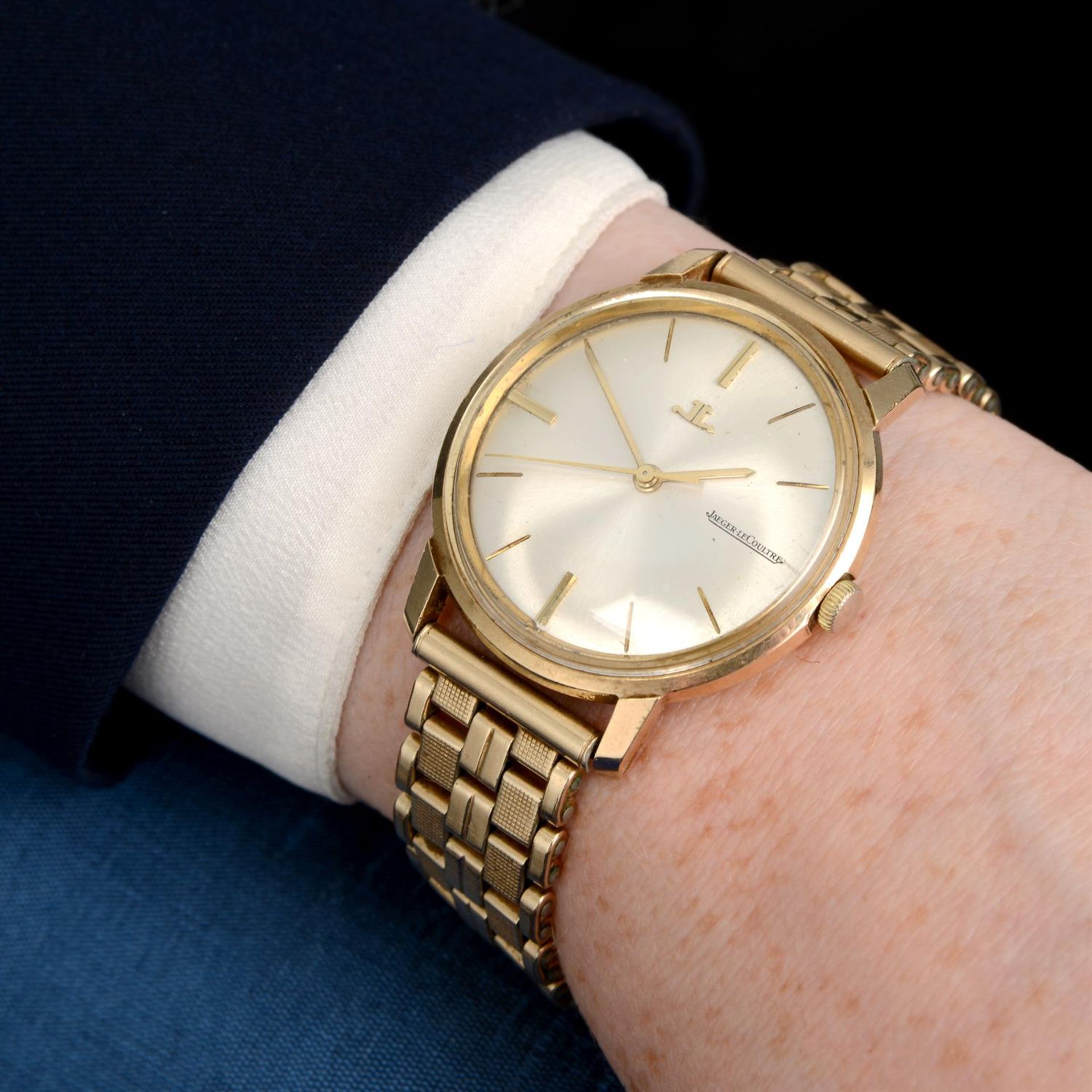 JAEGER-LECOULTRE - a 9ct yellow gold bracelet watch, 33mm. - Image 5 of 5