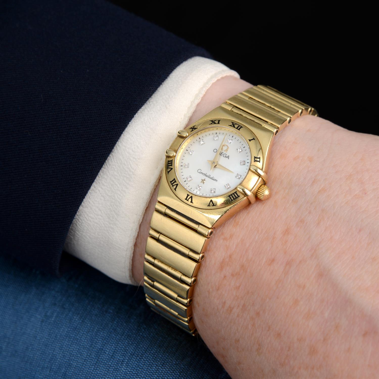 OMEGA - an 18ct yellow gold Constellation bracelet watch, 22mm. - Image 5 of 5