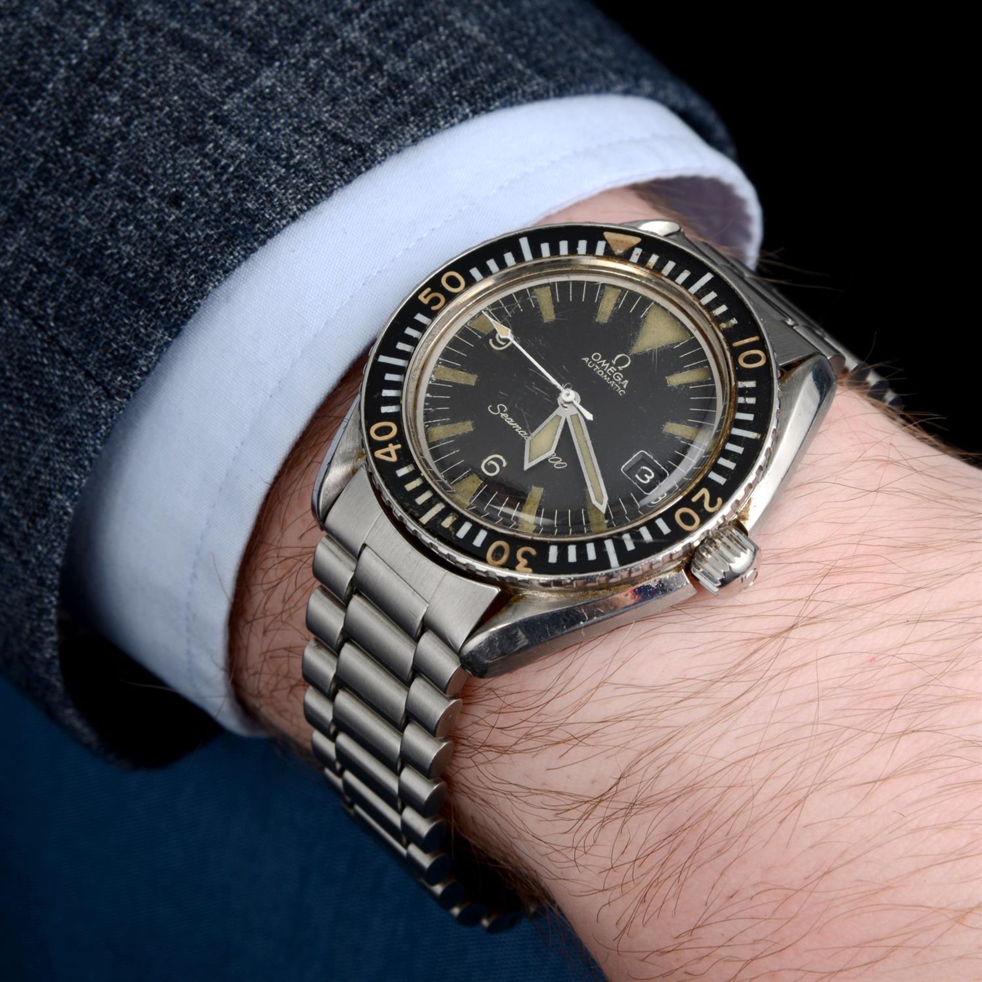 OMEGA - a stainless steel Seamaster 300 'Big Triangle' bracelet watch, 41mm. - Image 5 of 5