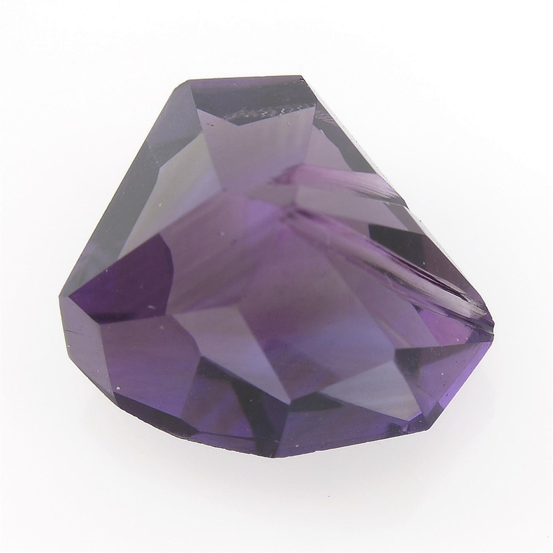 A fancy shape amethyst, weighing 5.66ct - Image 2 of 3