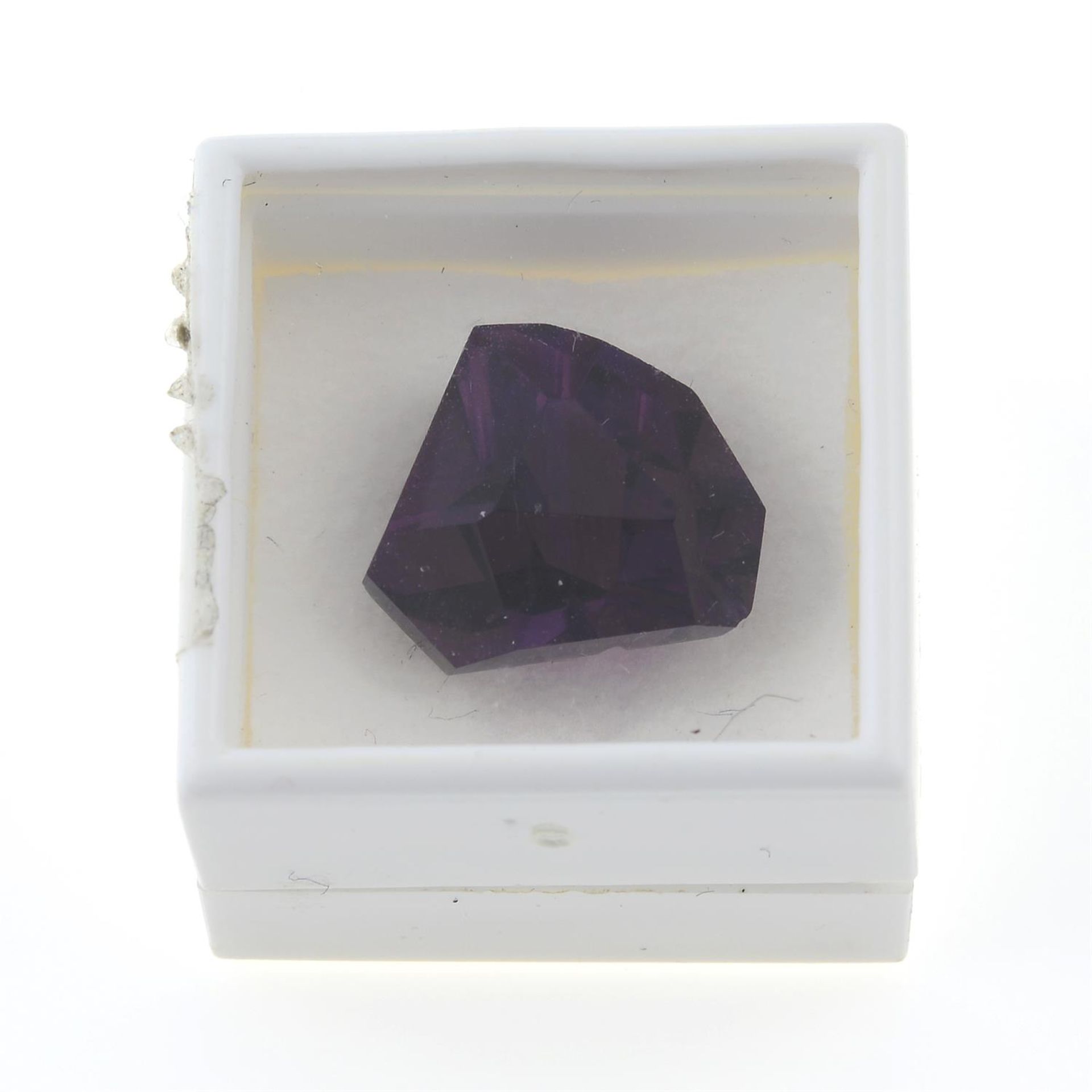 A fancy shape amethyst, weighing 5.66ct - Image 3 of 3