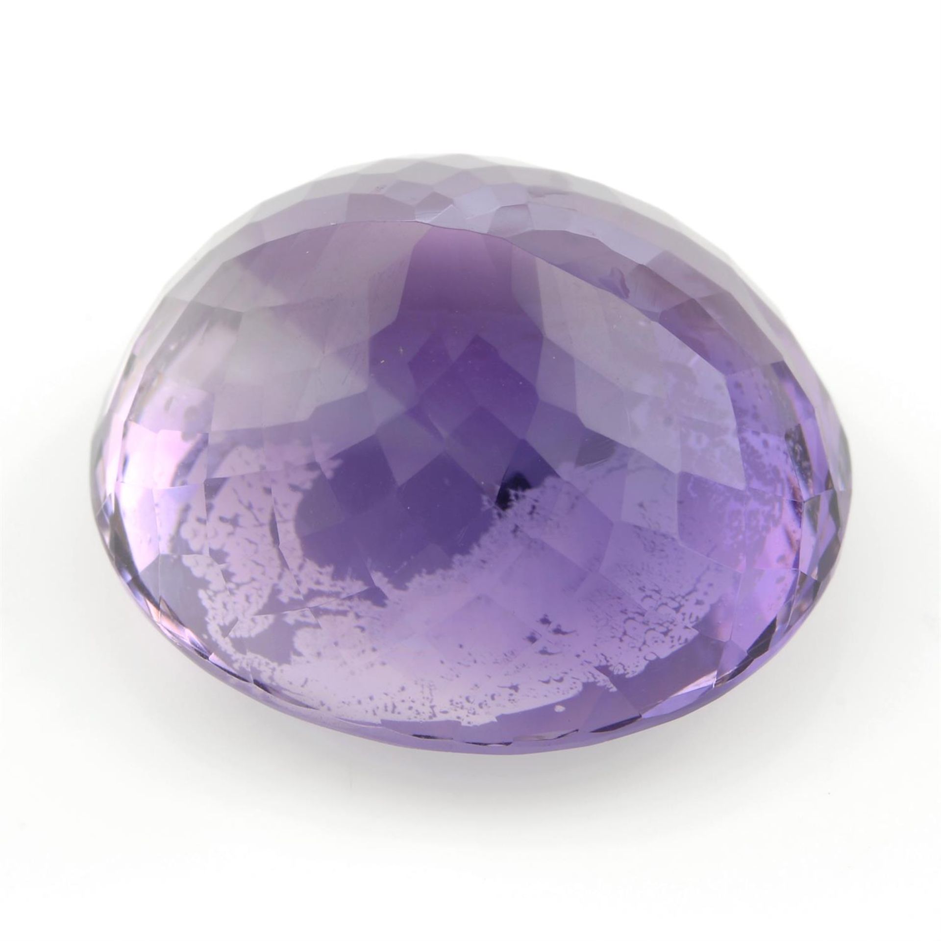 An oval shape amethyst, weighing 43.01ct - Image 2 of 2