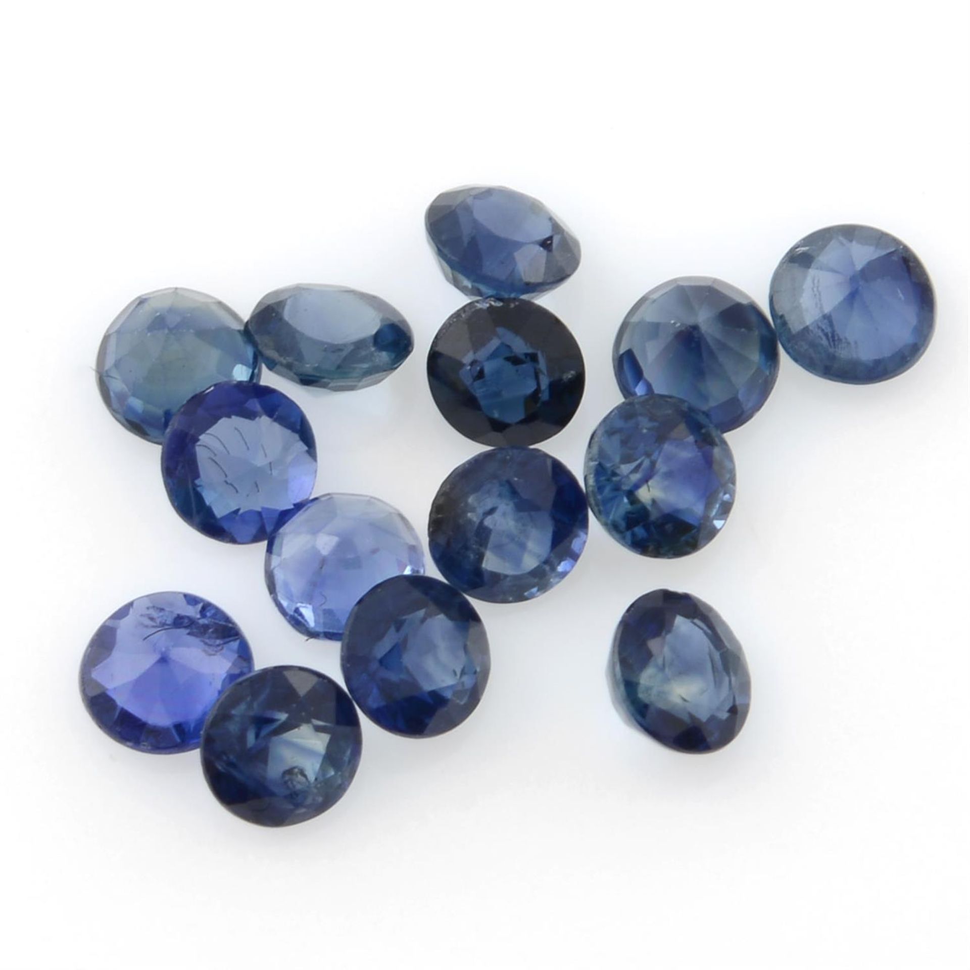 Selection of circular shape blue sapphires, weighing 20ct