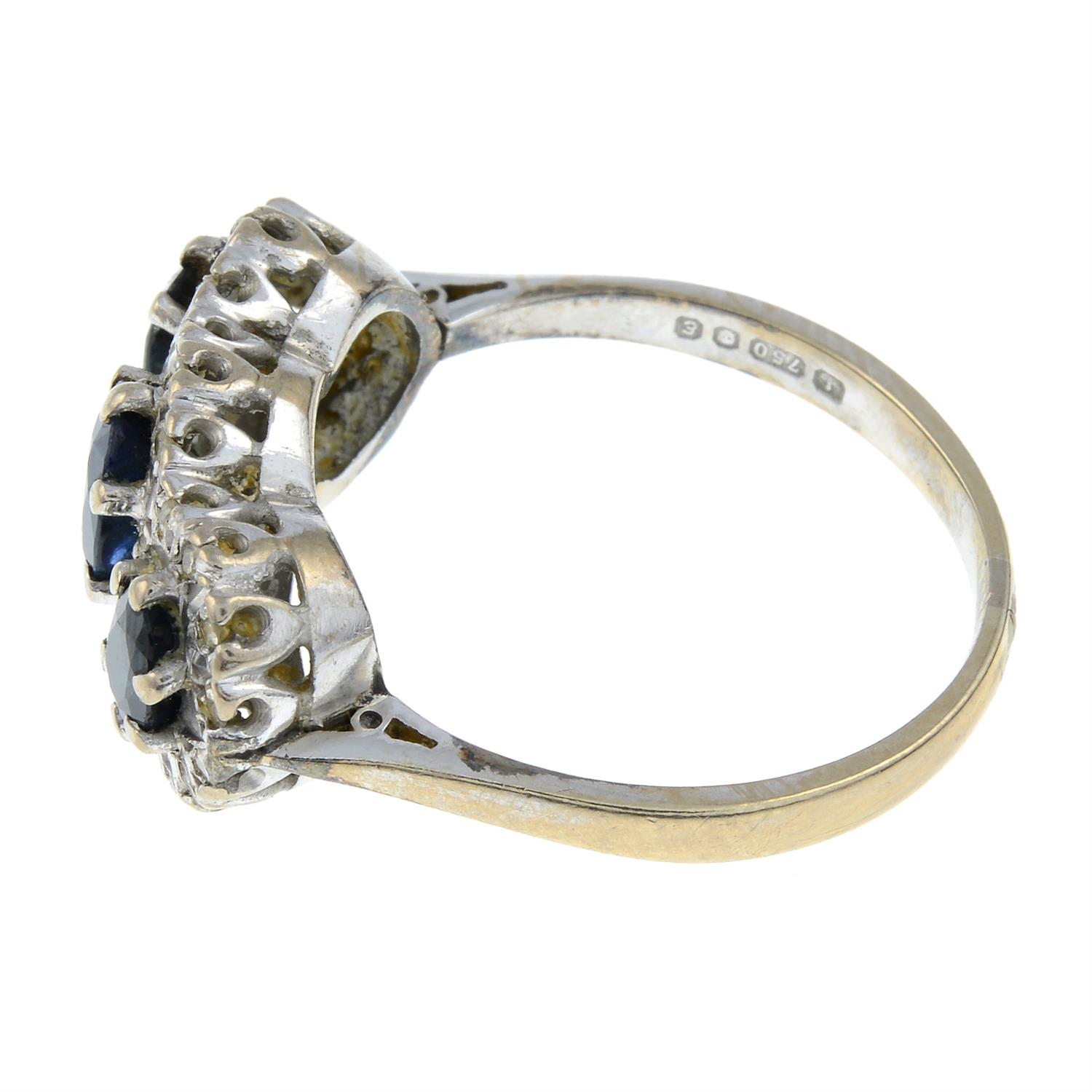 An 18ct gold sapphire and diamond triple cluster ring. - Bild 2 aus 3